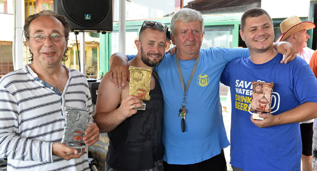 Дружење крај Дунава уз паприкаш